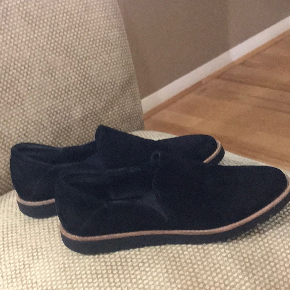 Size 9 Narrow Nubuck Black Loafers! Excellent Condition!
